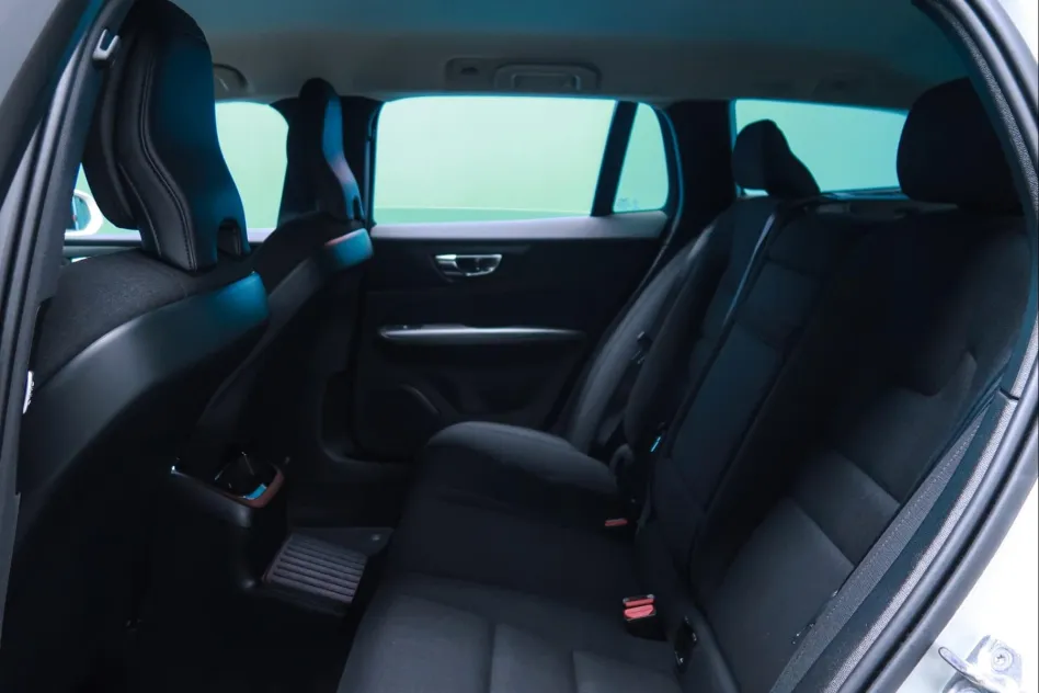 Volvo V60 2.0 T8 WAD RECHARGE INSCRIPTION EXP AUTO