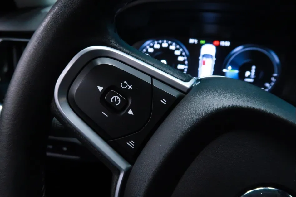 Volvo V60 2.0 T8 WAD RECHARGE INSCRIPTION EXP AUTO