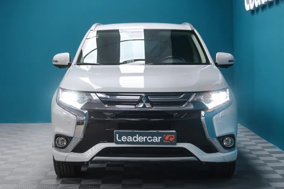 Mitsubishi Outlander 2.0 PLUG-IN HYBRID PHEV KAITEKI AWD