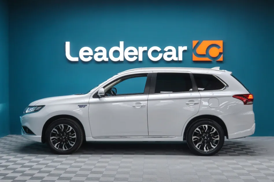 Mitsubishi Outlander 2.0 PLUG-IN HYBRID PHEV KAITEKI AWD