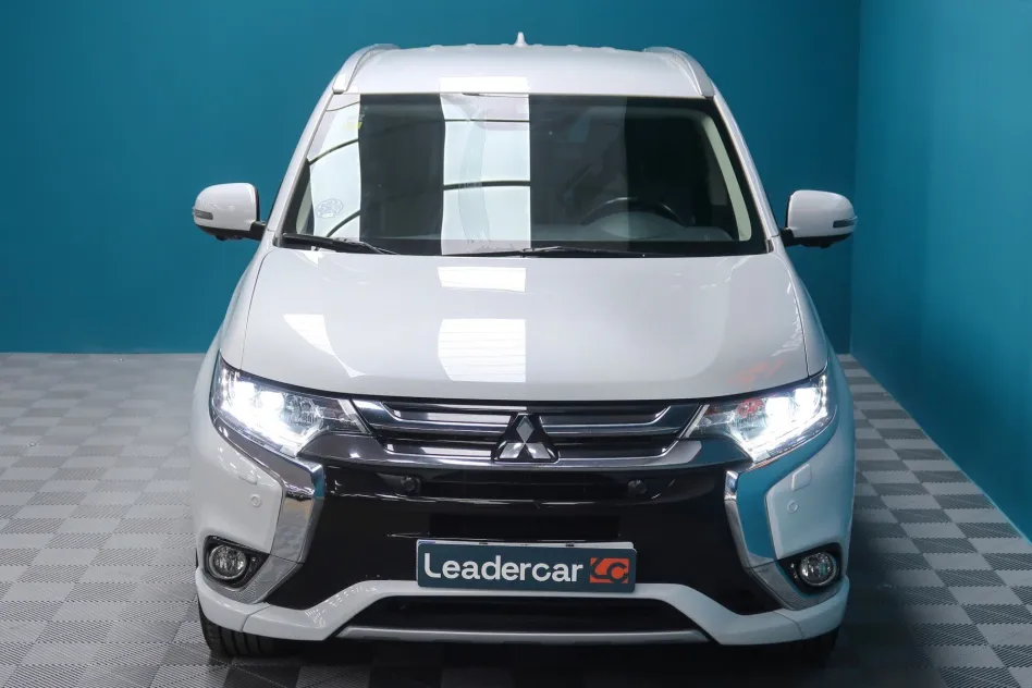 Mitsubishi Outlander 2.0 PLUG-IN HYBRID PHEV KAITEKI AWD