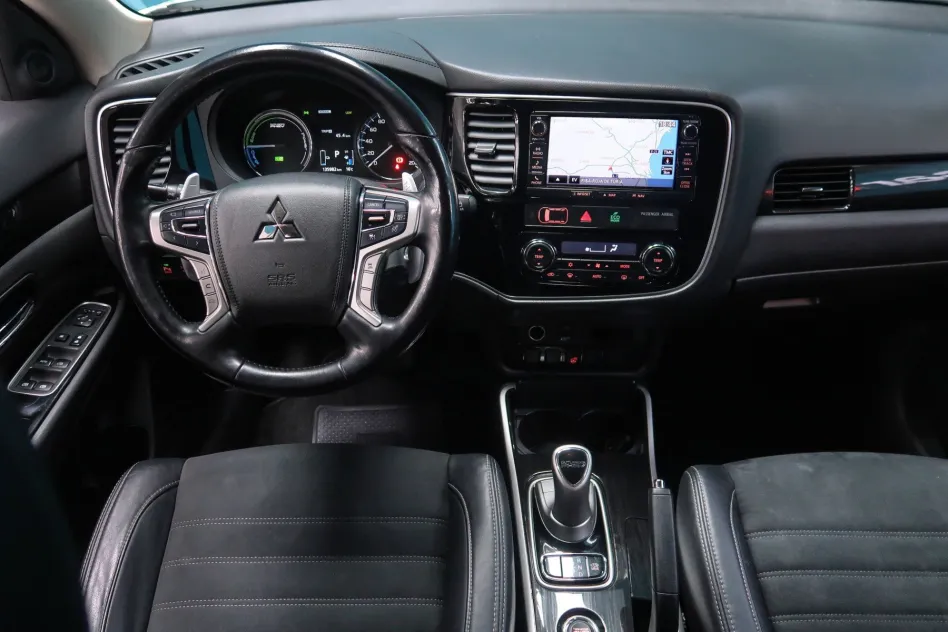 Mitsubishi Outlander 2.0 PLUG-IN HYBRID PHEV KAITEKI AWD
