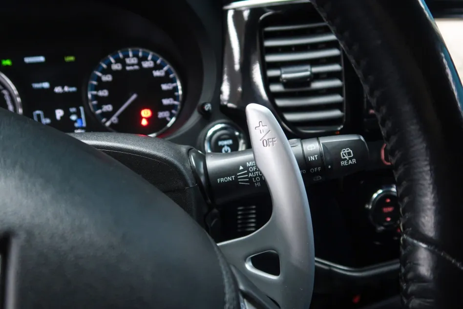 Mitsubishi Outlander 2.0 PLUG-IN HYBRID PHEV KAITEKI AWD