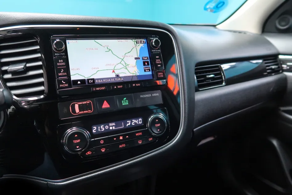 Mitsubishi Outlander 2.0 PLUG-IN HYBRID PHEV KAITEKI AWD