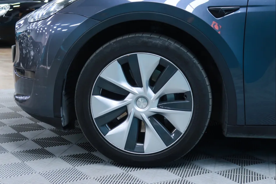 Tesla Model Y DUAL MOTOR GRAN AUTONOMíA 4WD