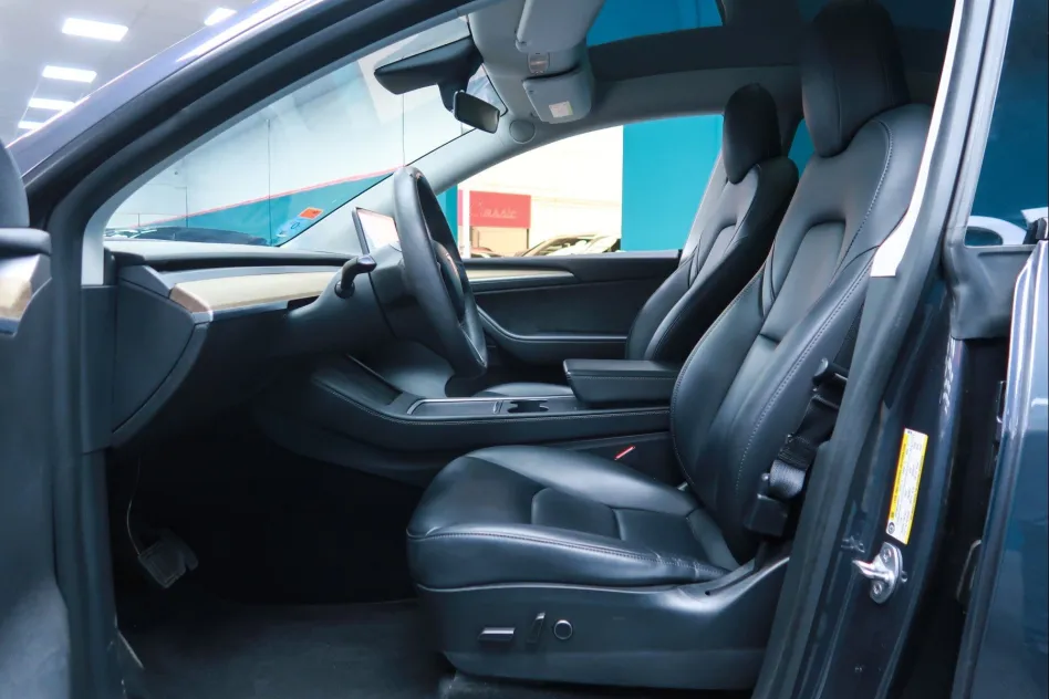 Tesla Model Y DUAL MOTOR GRAN AUTONOMíA 4WD