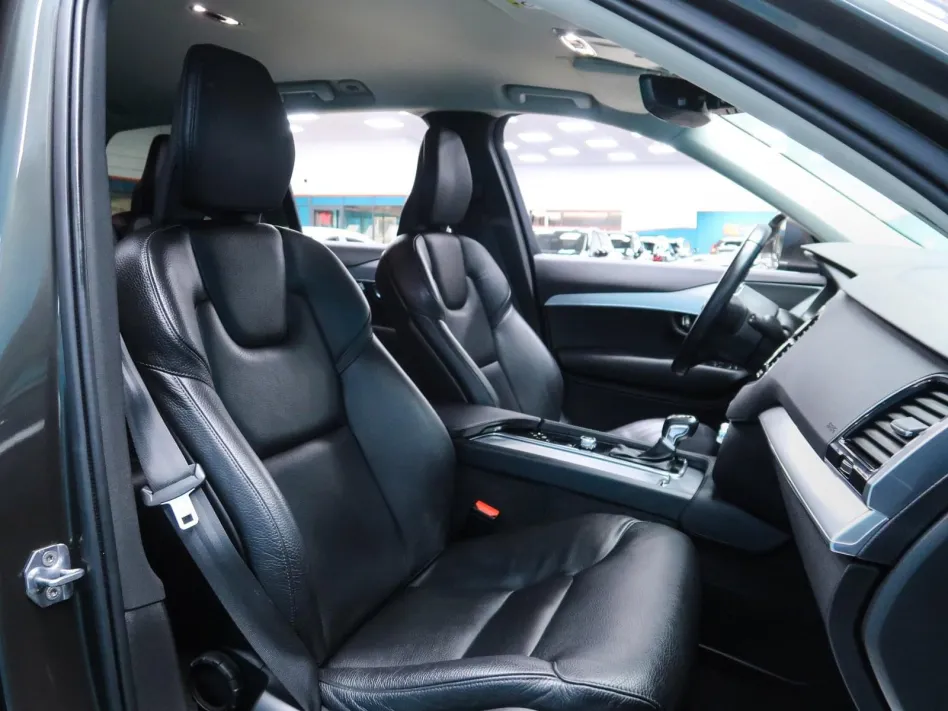 Volvo Xc90 2.0 D5 AWD MOMENTUM AUTO 235CV