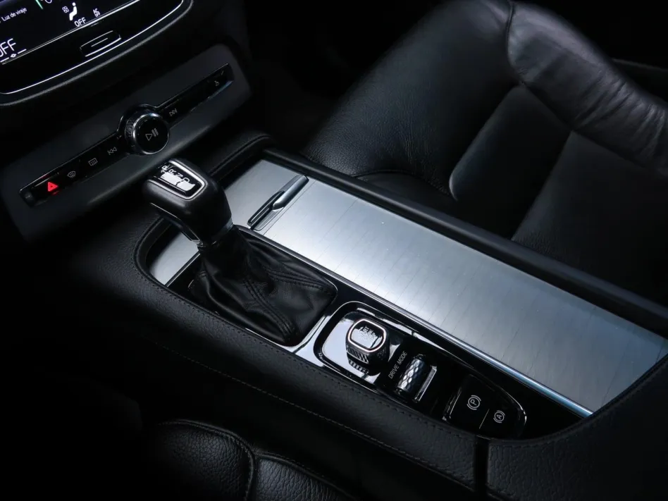 Volvo Xc90 2.0 D5 AWD MOMENTUM AUTO 235CV