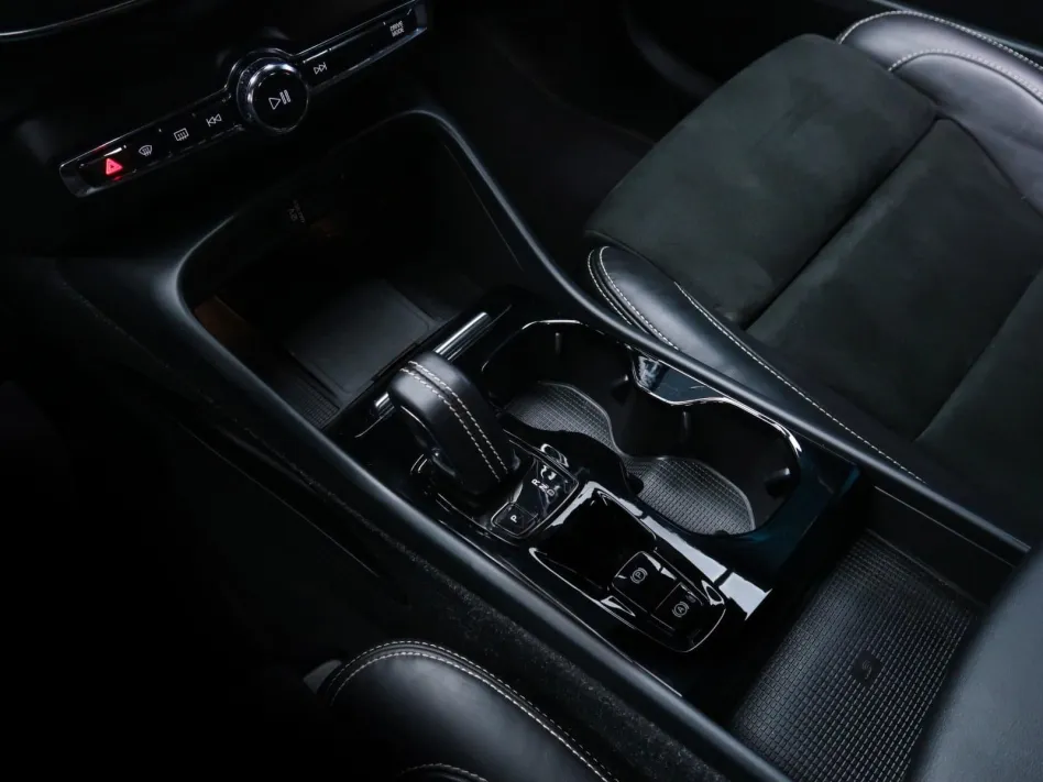 Volvo Xc40 1.5 T5 TWIN RECHARGE R-DESIGN AUTO 262CV