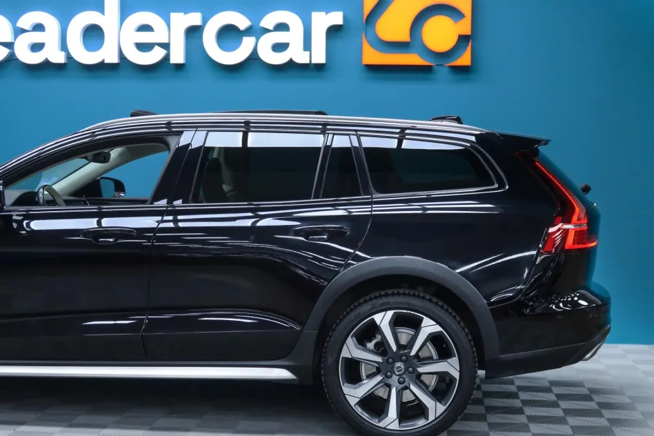 Volvo V60 Cross Country B5 AWD CROSS COUNTRY PRO AUTO 250CV
