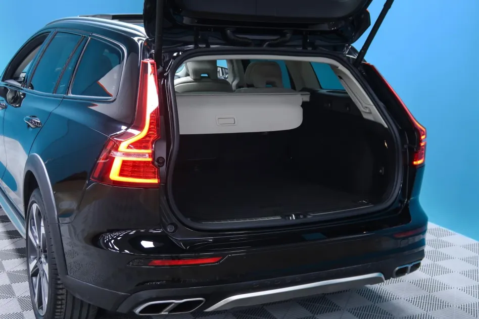 Volvo V60 Cross Country B5 AWD CROSS COUNTRY PRO AUTO 250CV