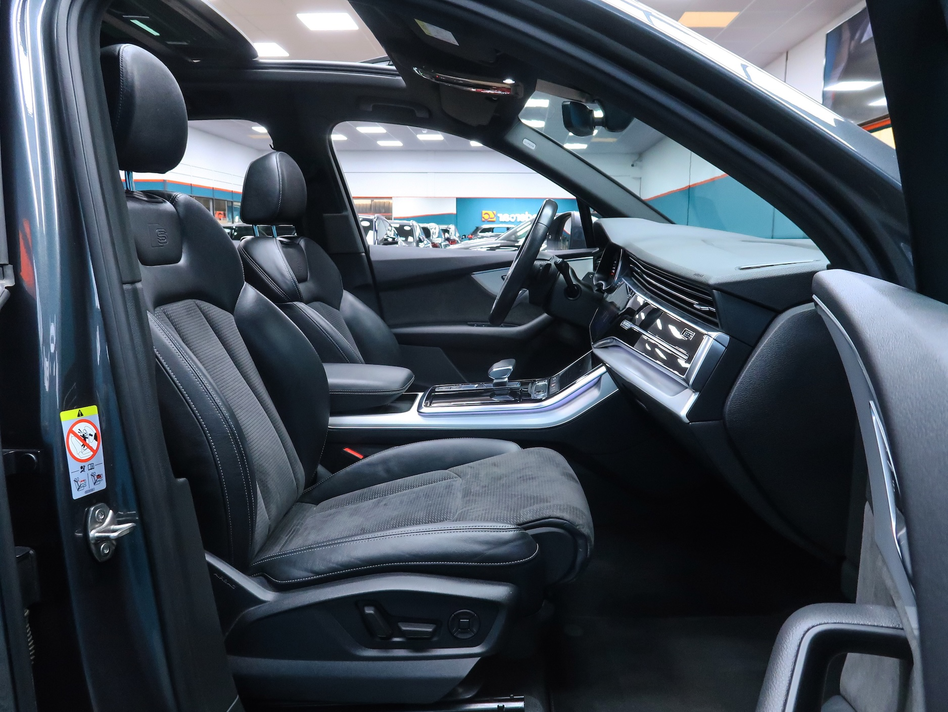Audi Q7 S LINE 55 TFSIE 381CV QUATTRO