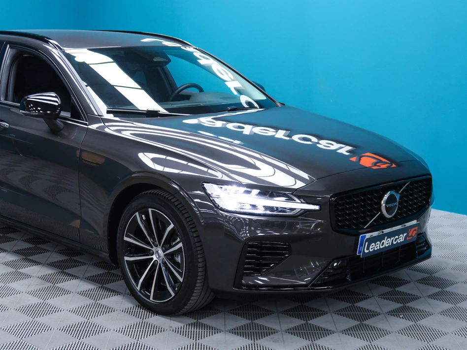 Volvo V60 2.0 T6 AWD RECHARGE PLUS DARK AUTO 350CV