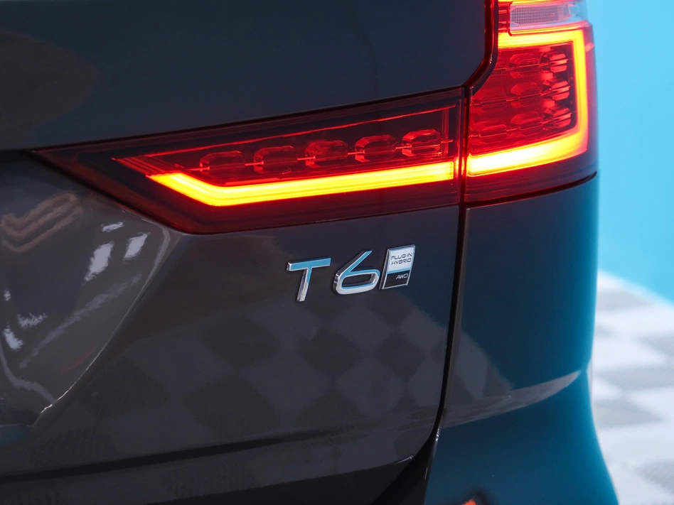 Volvo V60 2.0 T6 AWD RECHARGE PLUS DARK AUTO 350CV