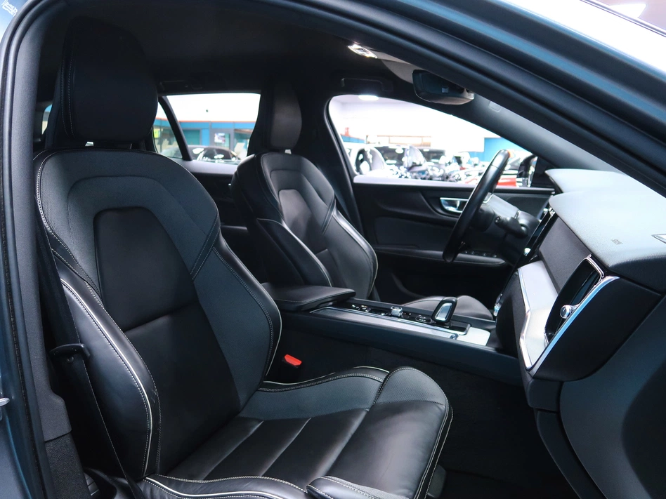 Volvo V60 2.0 B4 (D) R-DESIGN AUTO 197CV