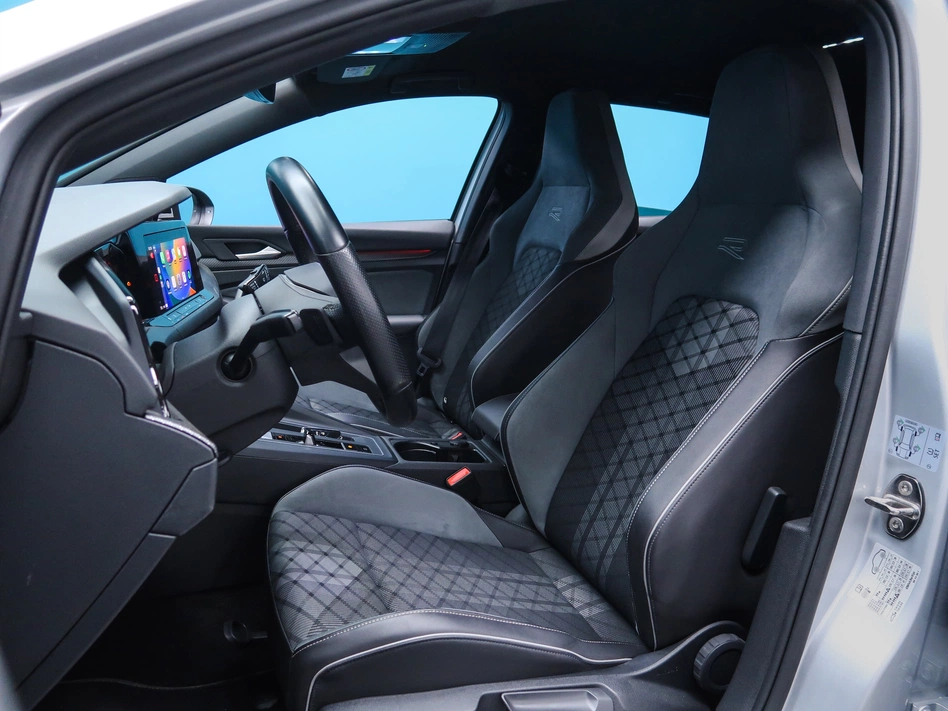 Volkswagen Golf R-LINE 2.0 TDI 150CV DSG