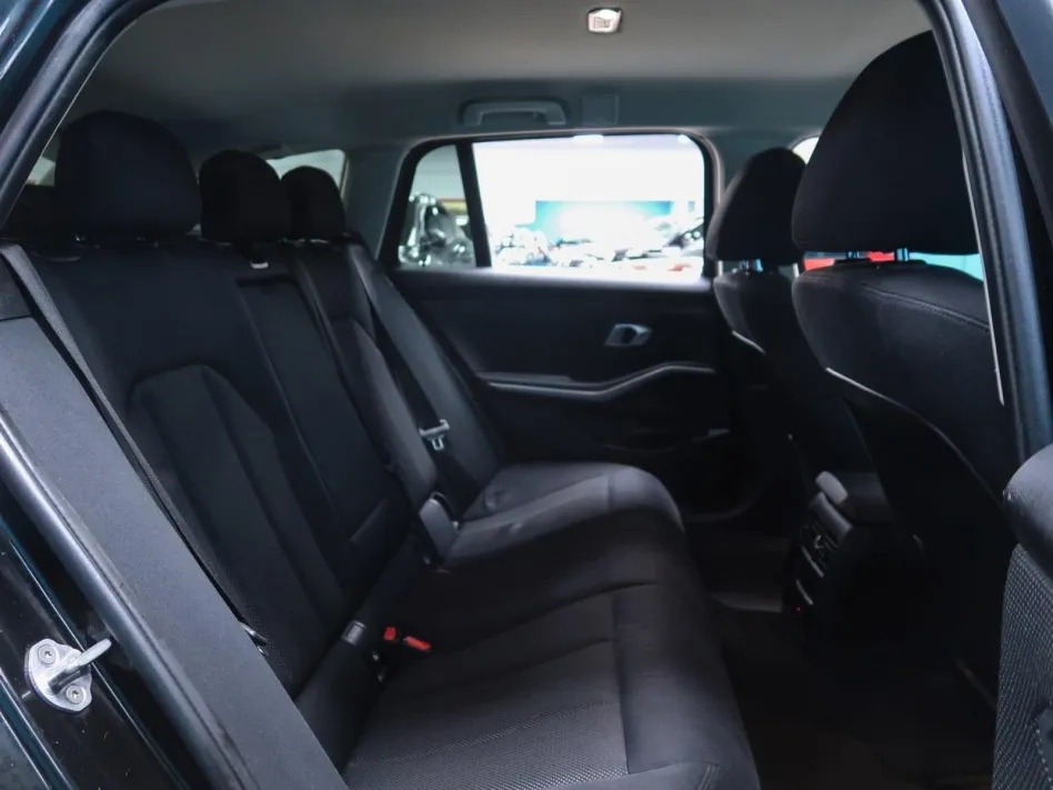 BMW Serie 3 320D AUTO TURING 5 PUERTAS 190CV