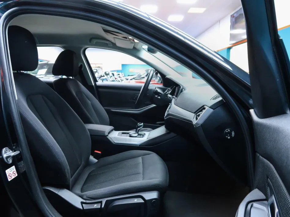 BMW Serie 3 320D AUTO TURING 5 PUERTAS 190CV
