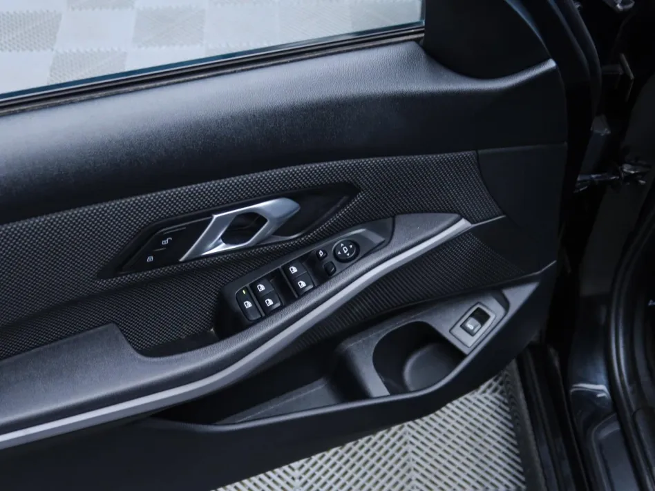 BMW Serie 3 320D AUTO TURING 5 PUERTAS 190CV