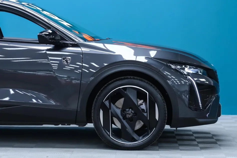 Peugeot Nuevo 408 GT PLUG-IN HYBRID 225CV