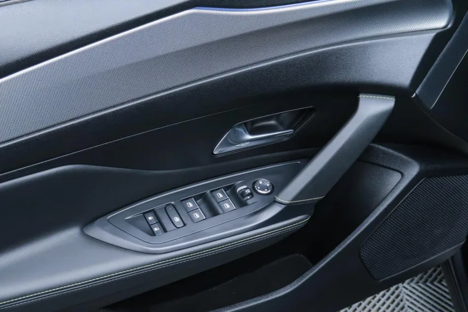 Peugeot Nuevo 408 GT PLUG-IN HYBRID 225CV
