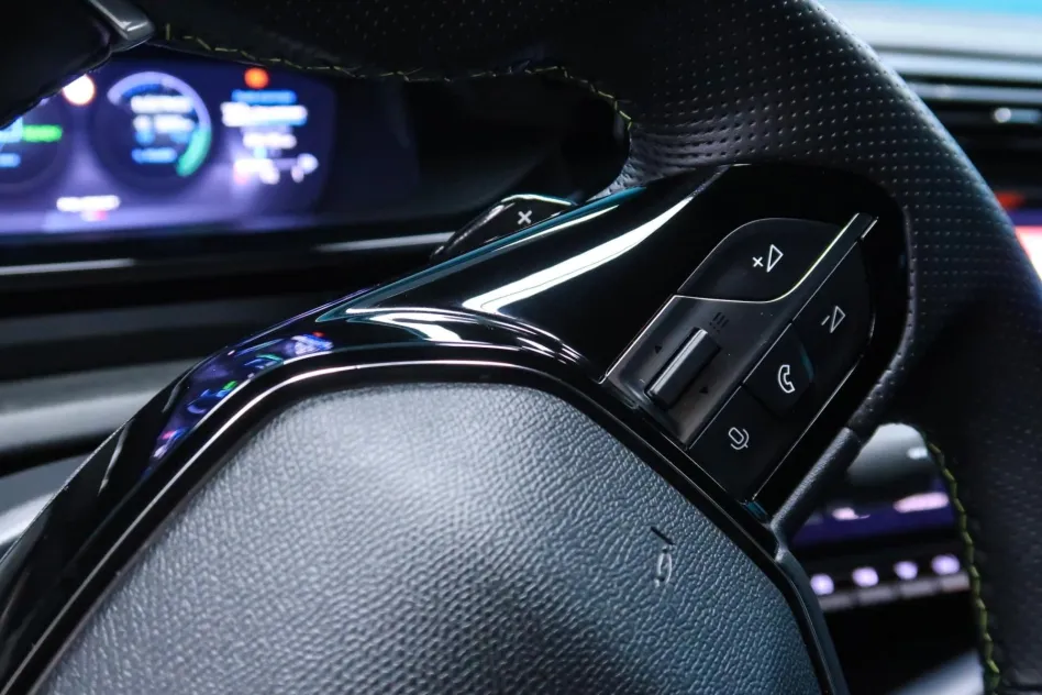 Peugeot Nuevo 408 GT PLUG-IN HYBRID 225CV