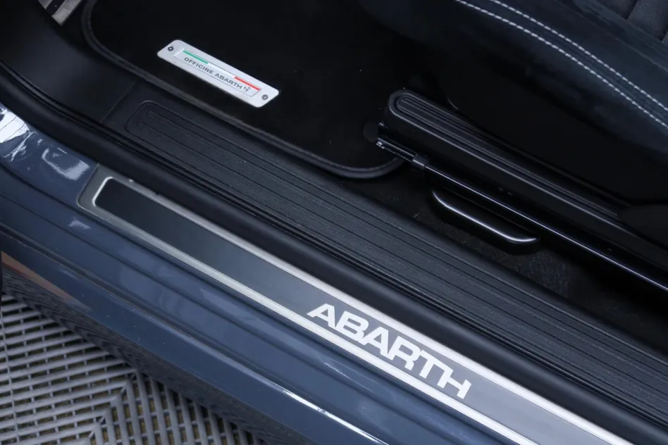 Abarth 500 595C 1.4 COMPETIZIONE 179CV