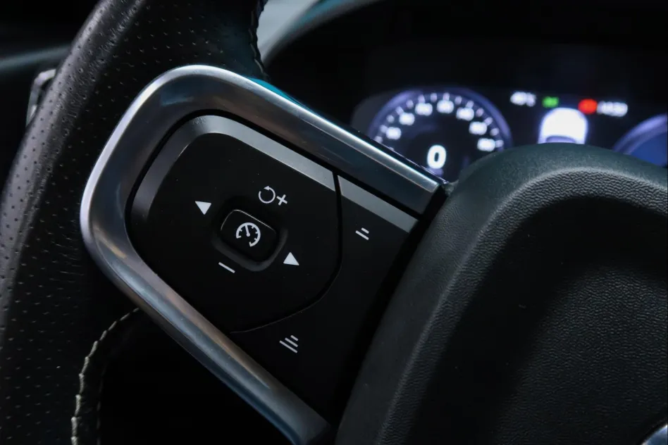 Volvo Xc40 1.5 T5 TWIN RECHARGE R-DESIGN AUTO