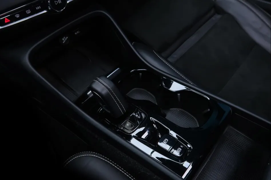 Volvo Xc40 1.5 T5 TWIN RECHARGE R-DESIGN AUTO